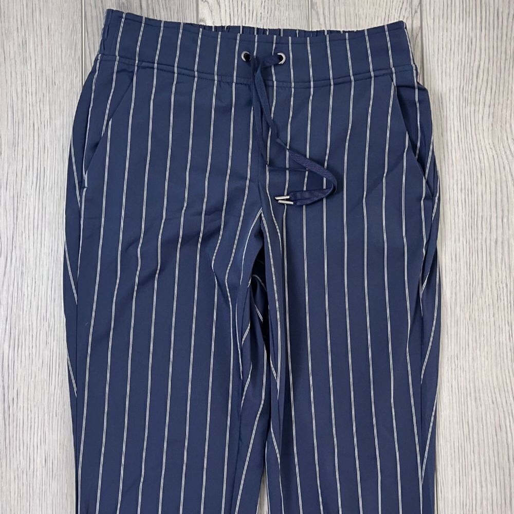Athleta Blue Midtown Size 0 Stripe Ankle Pull On Athleisure Pants Trouser Office - Picture 3 of 16
